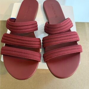 ROTHY’S maroon triple band sandals